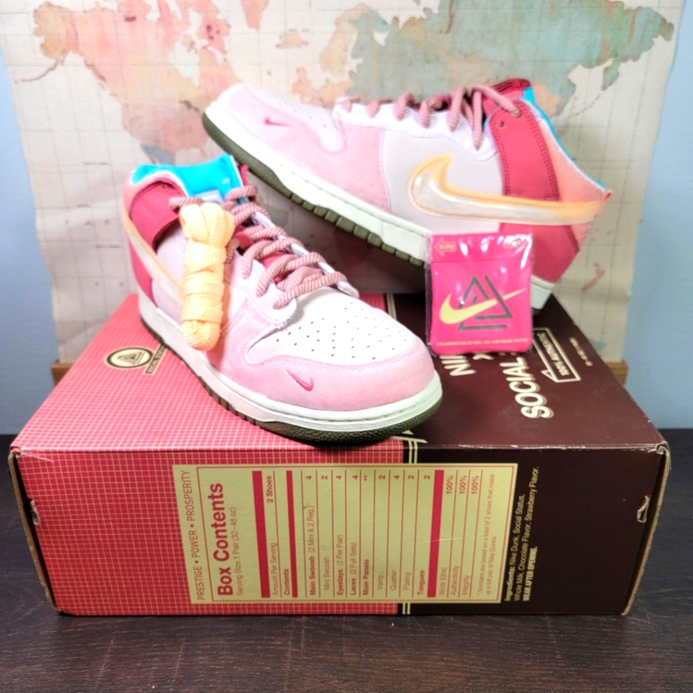 BRAND NEW Nike Dunk Mid Social Status Free Lunch Strawberry Milk Men's Size 11.